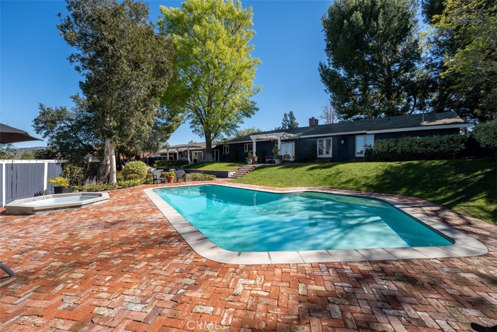 9881 Brier Lane