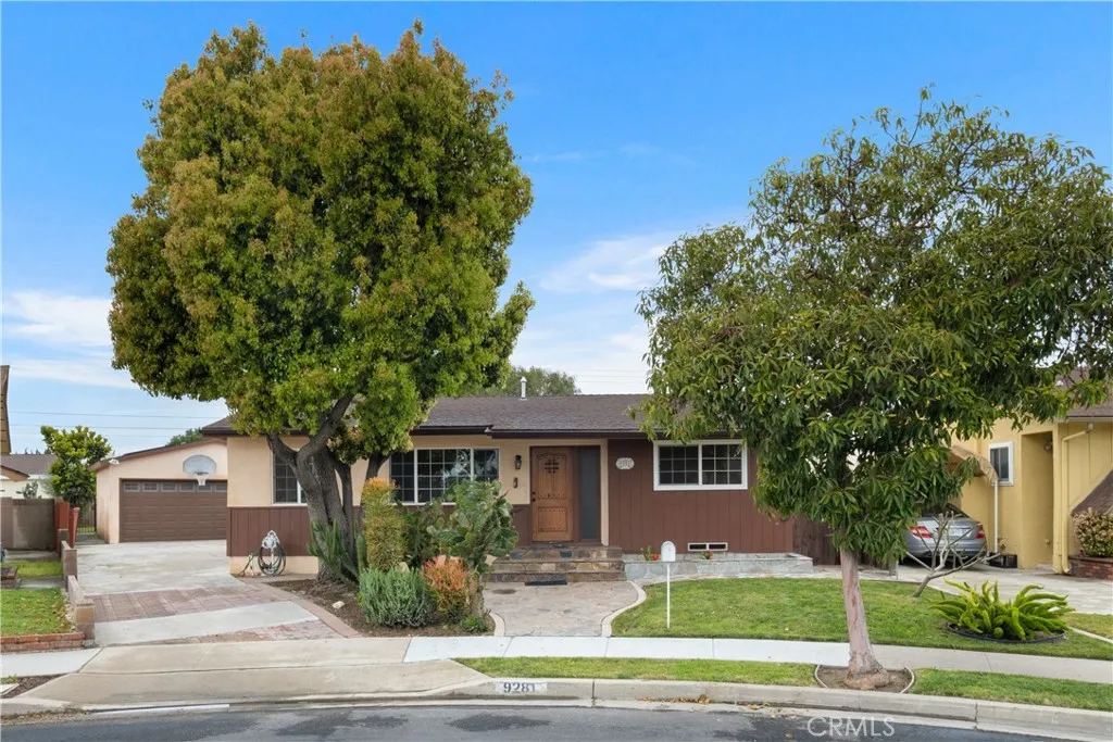 9281 Graham Circle