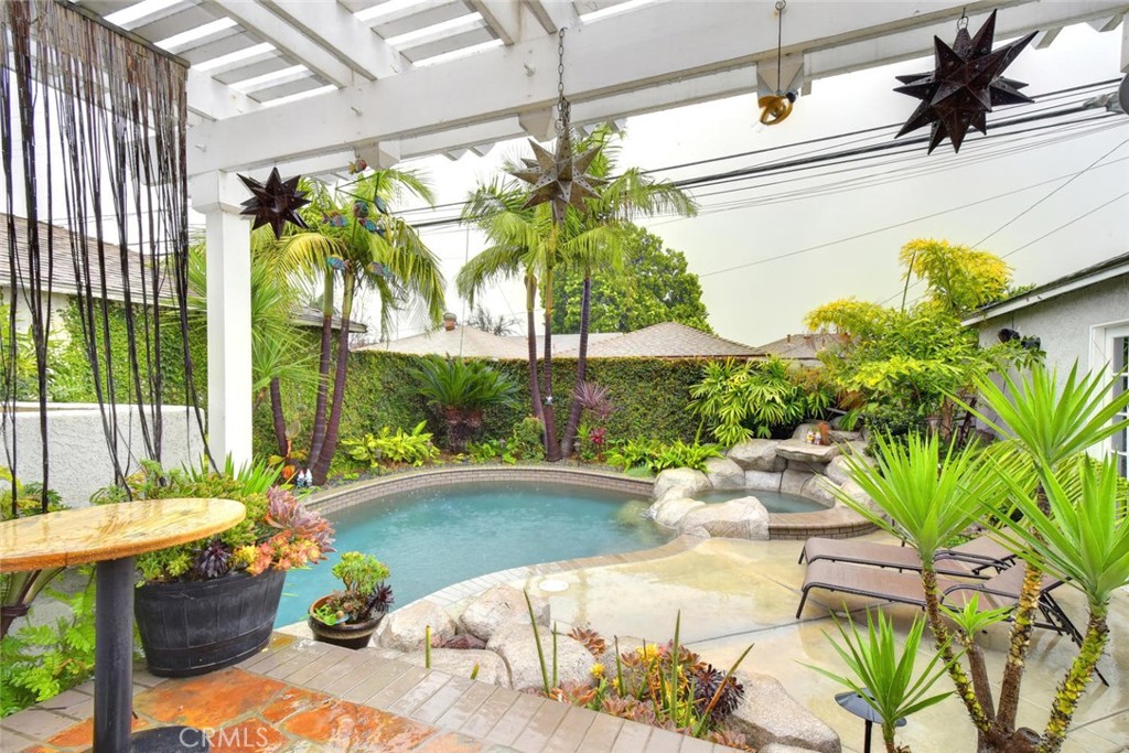 5738 Hardwick Street