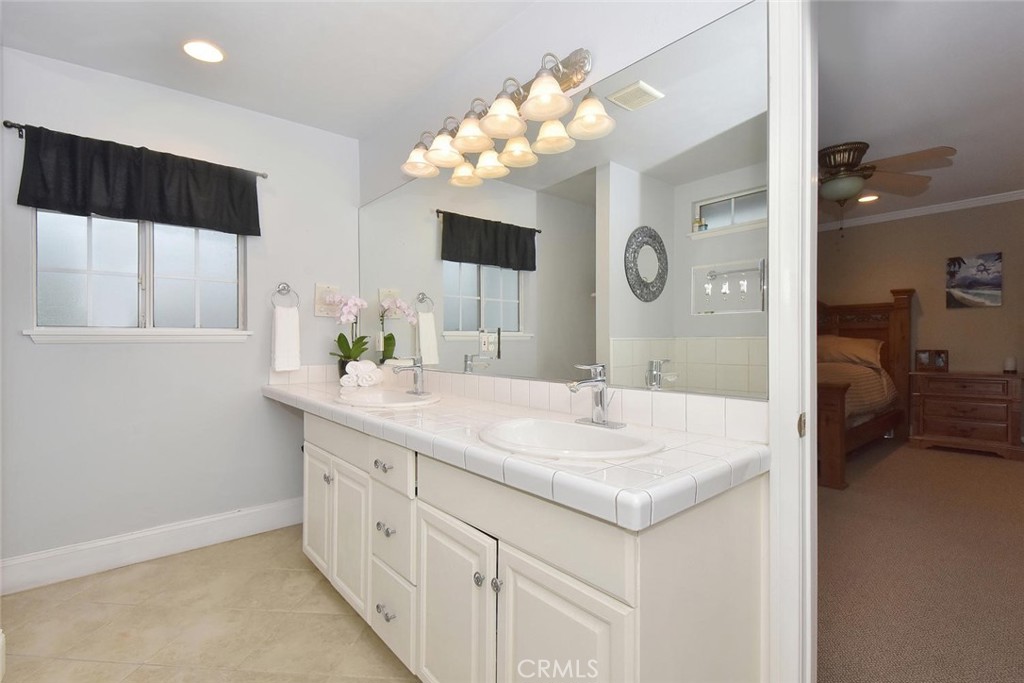 5738 Hardwick Street