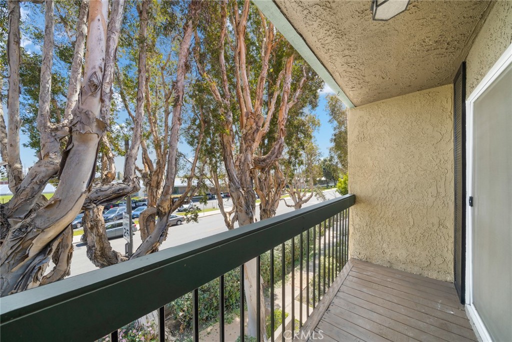 1042 Palo Verde Avenue