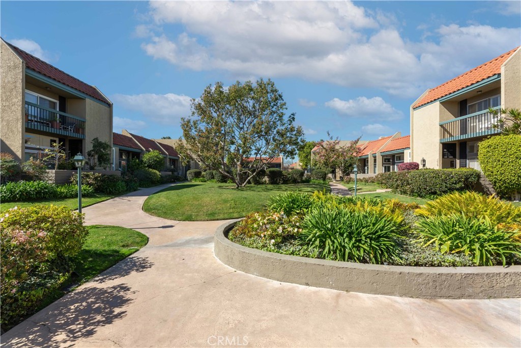 1042 Palo Verde Avenue