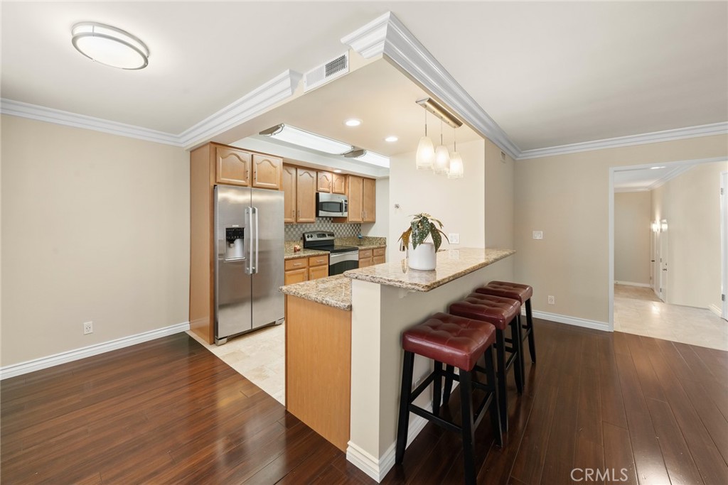 1042 Palo Verde Avenue