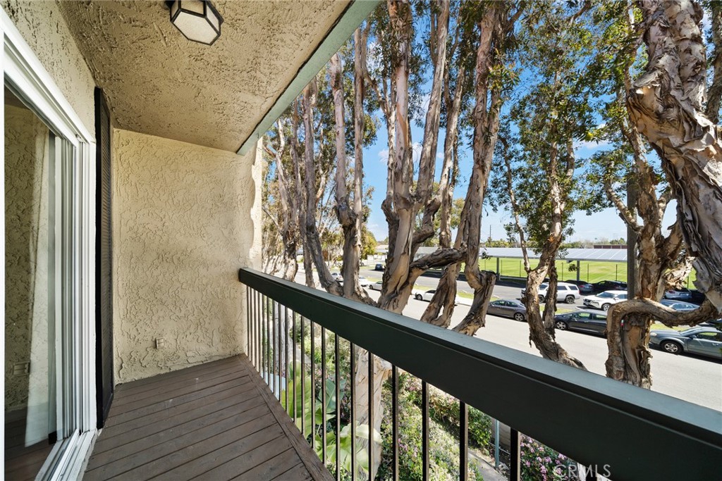 1042 Palo Verde Avenue