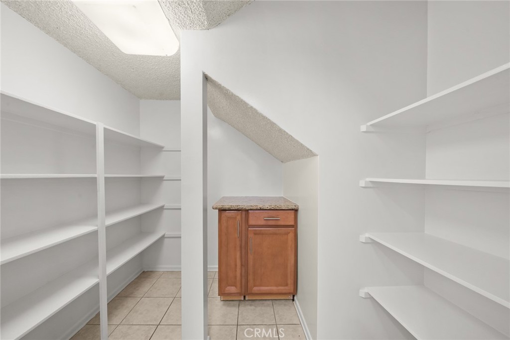 1042 Palo Verde Avenue