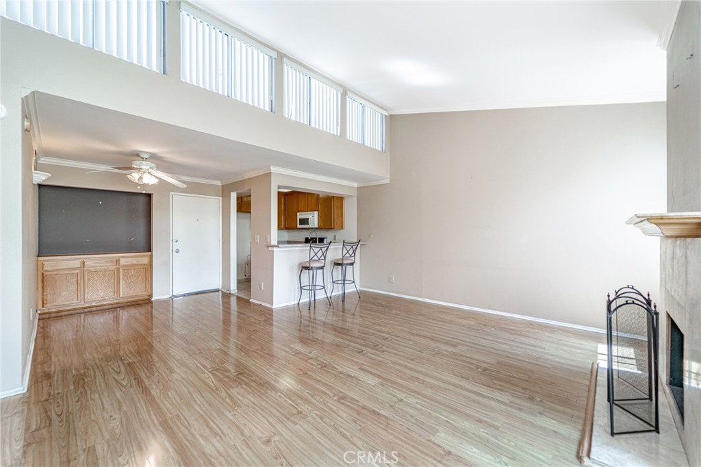 5325 Newcastle Avenue 321