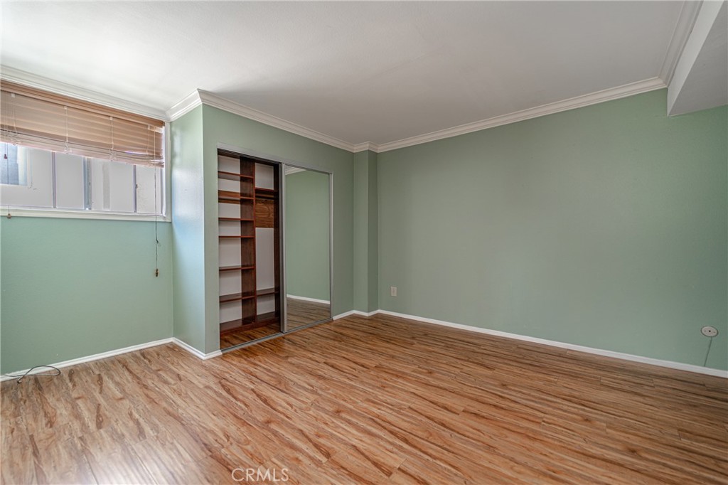 5325 Newcastle Avenue 321