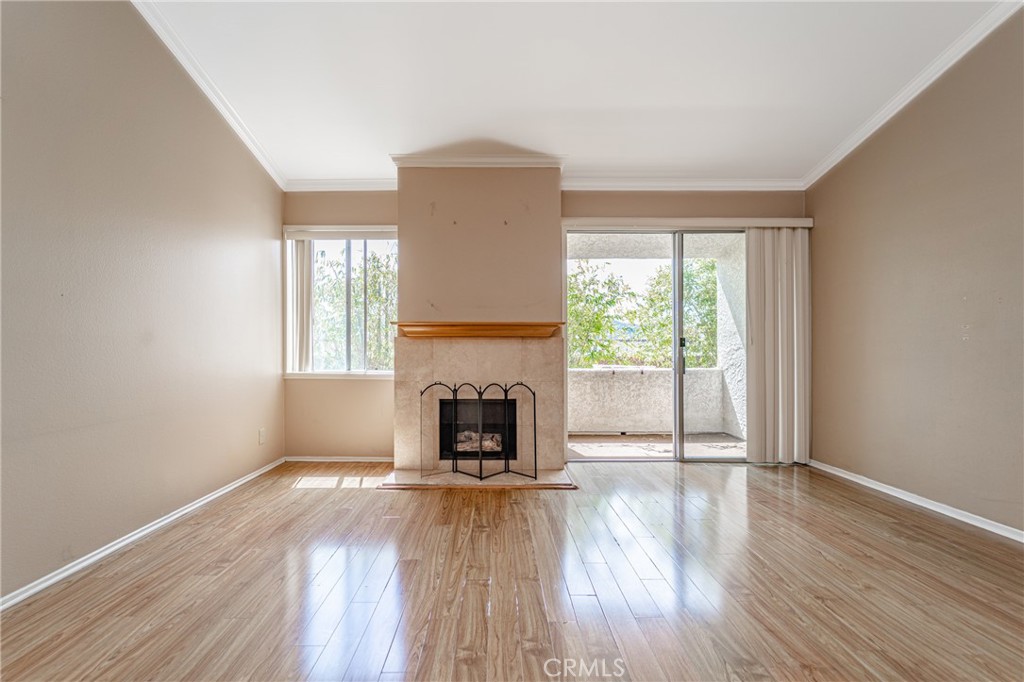 5325 Newcastle Avenue 321