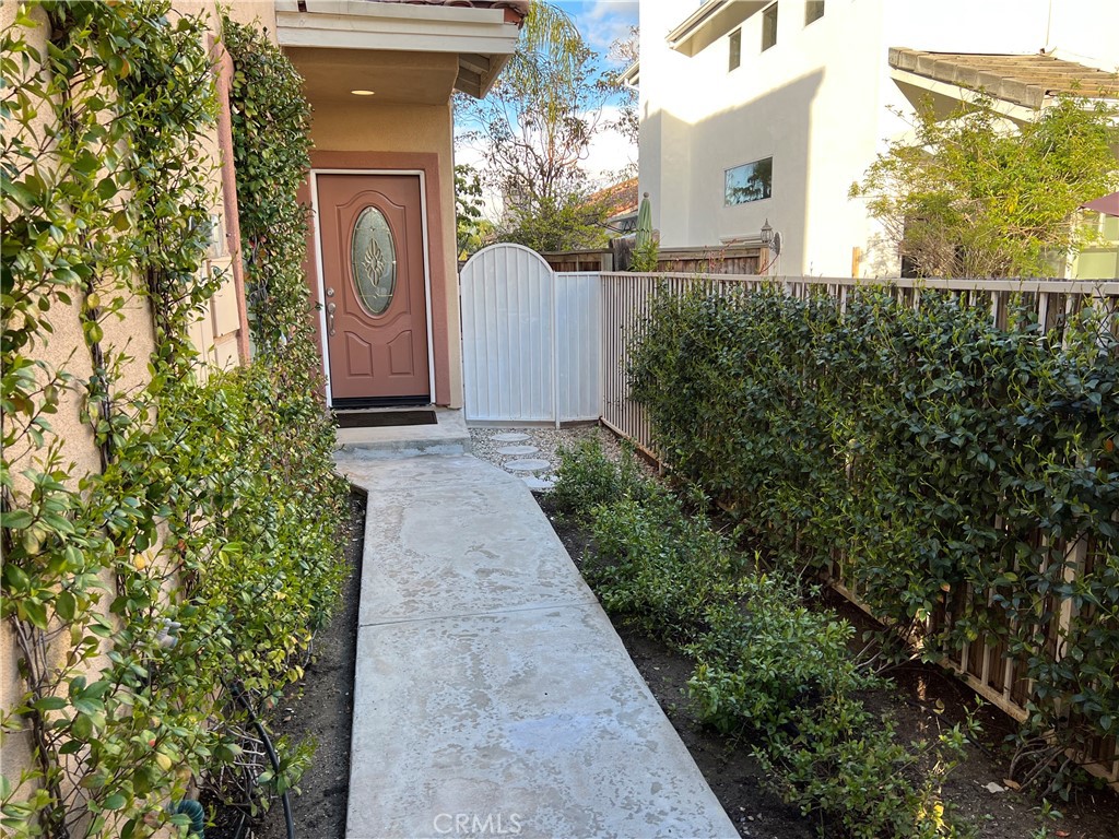 932 S Lone Pine Lane