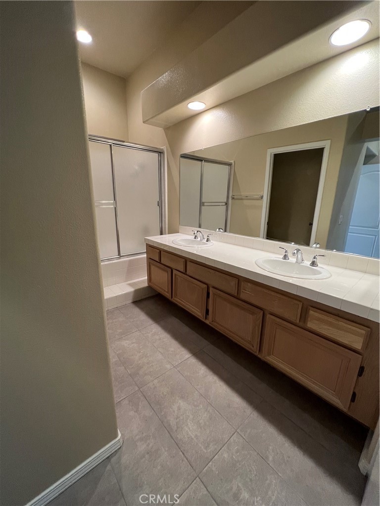 932 S Lone Pine Lane