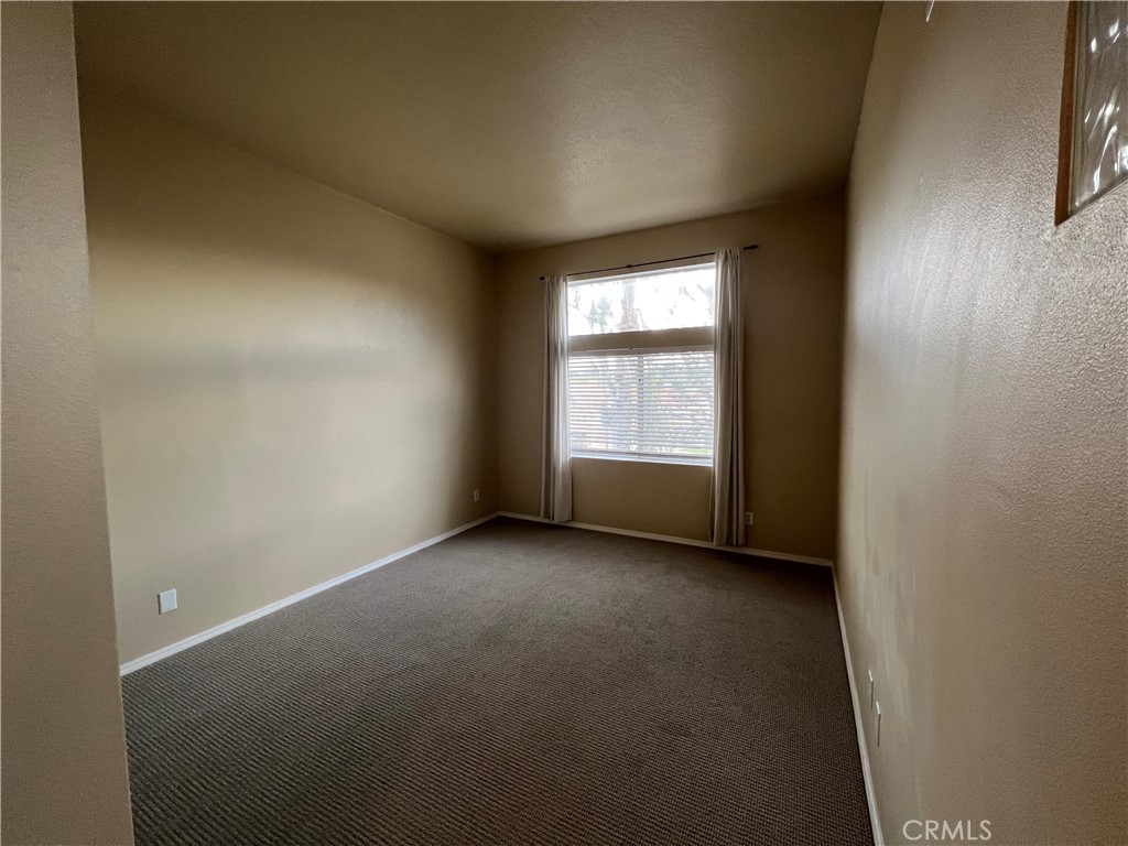 932 S Lone Pine Lane