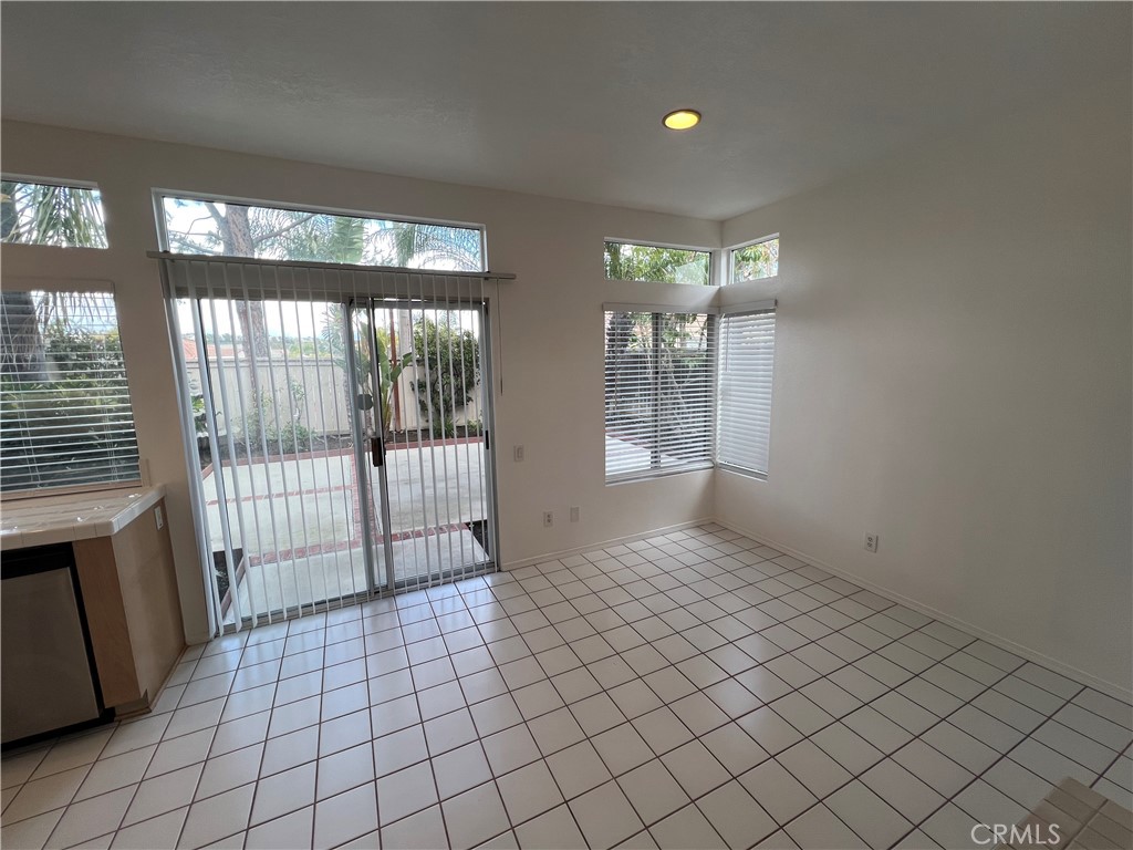 932 S Lone Pine Lane