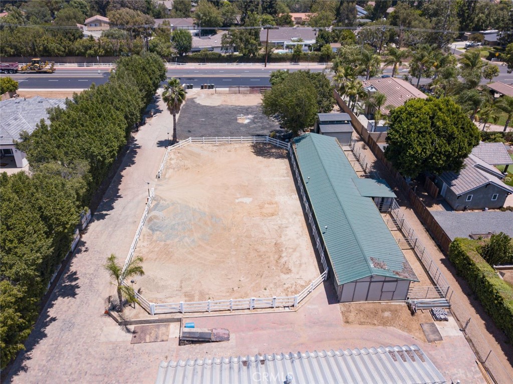 5641 LAKEVIEW Avenue