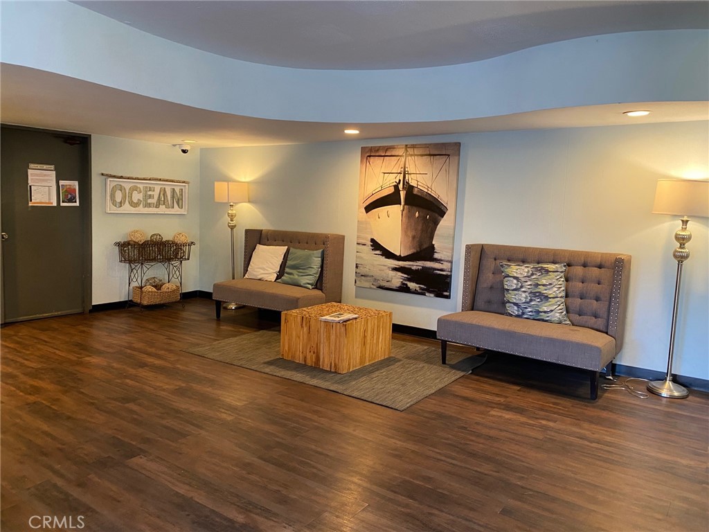 2033 E 3rd Street 2K