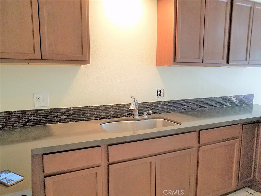 521 S Lyon Street 106