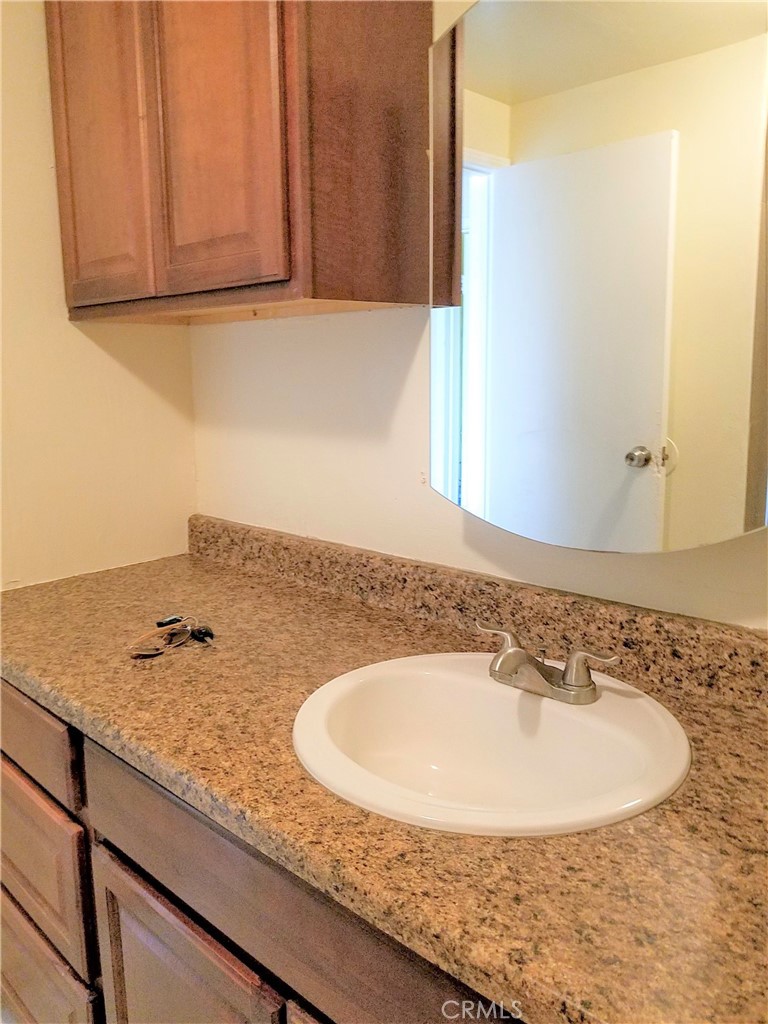 521 S Lyon Street 106