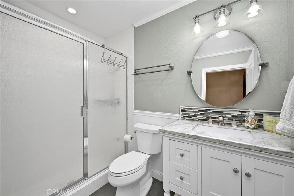 360 Clemente Avenue C64