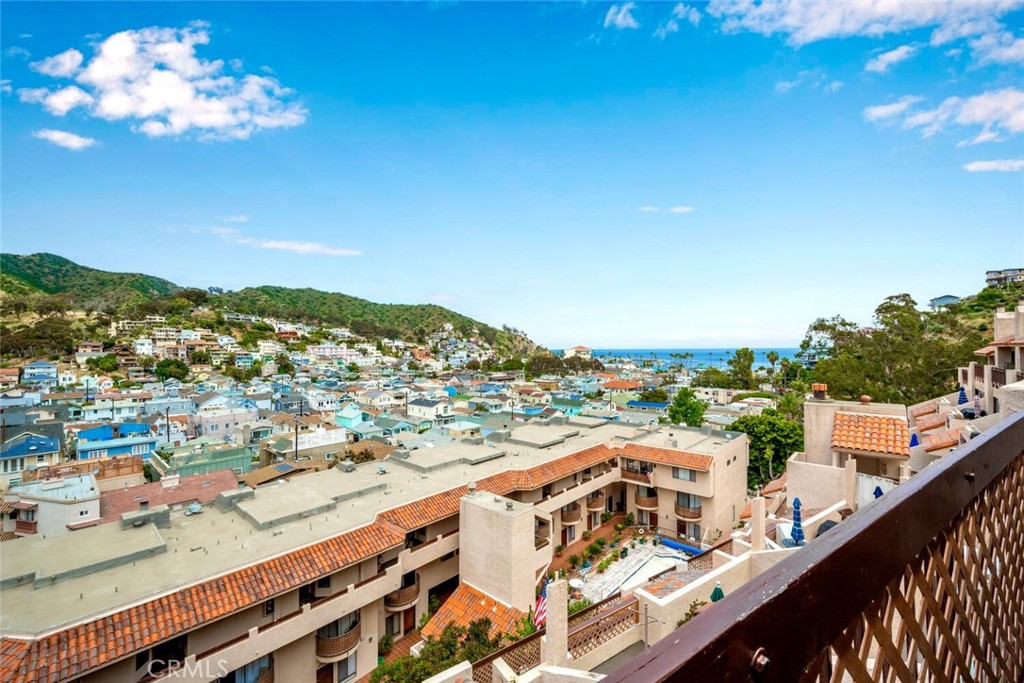 360 Clemente Avenue C64