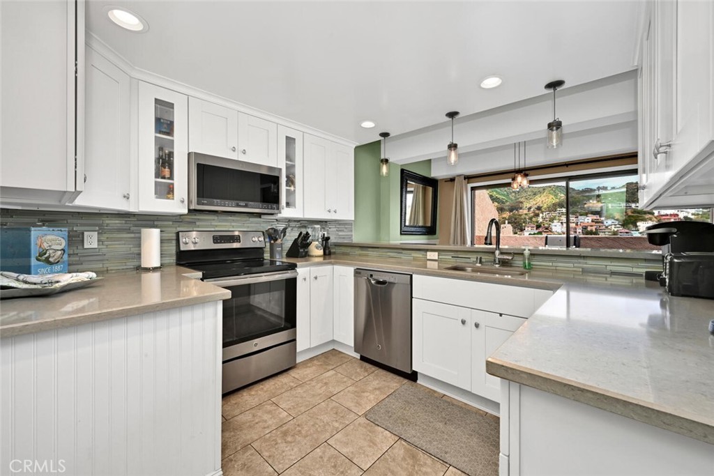 360 Clemente Avenue C64