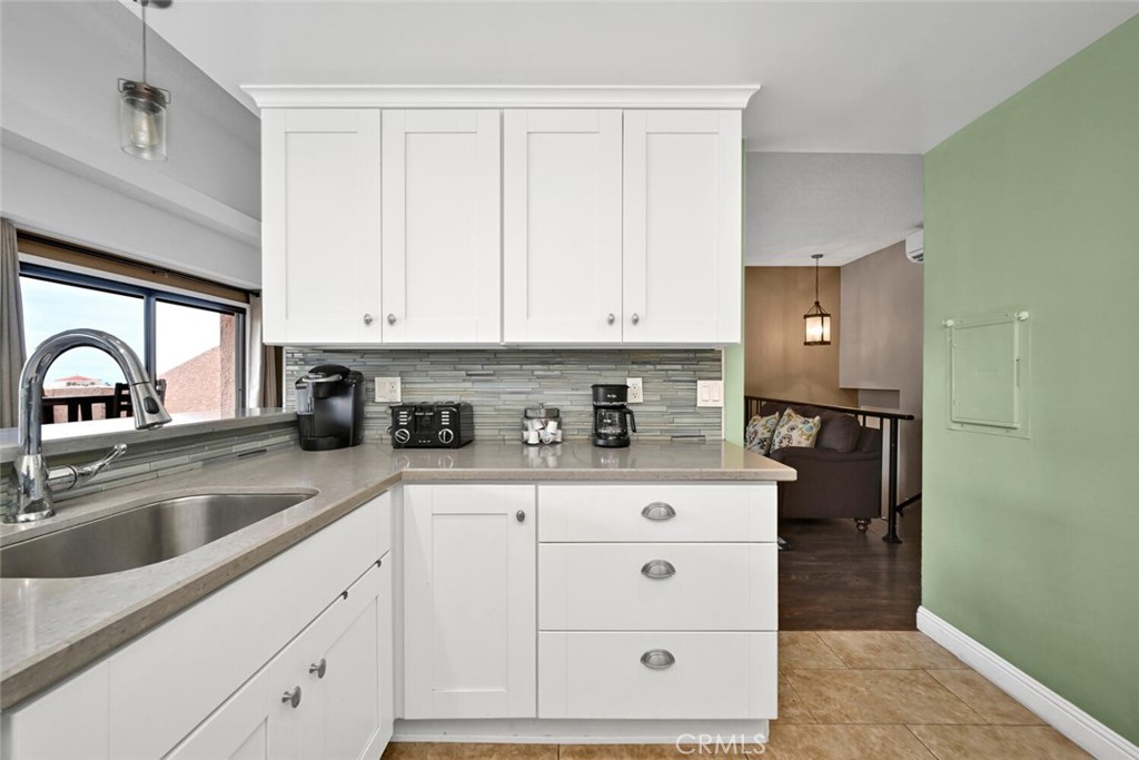 360 Clemente Avenue C64