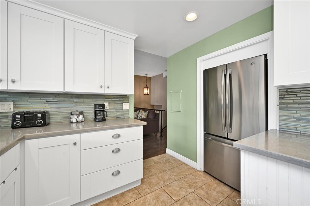 360 Clemente Avenue C64