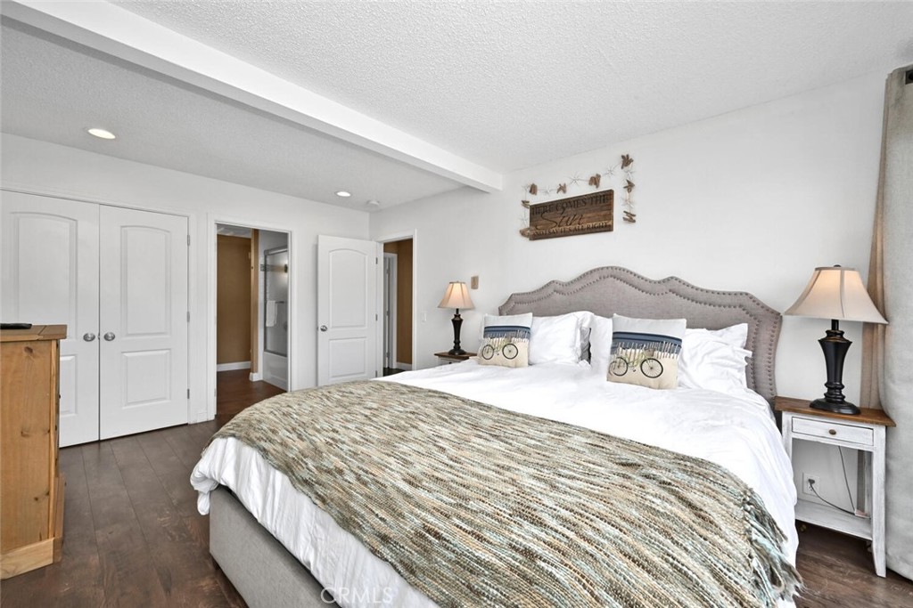 360 Clemente Avenue C64