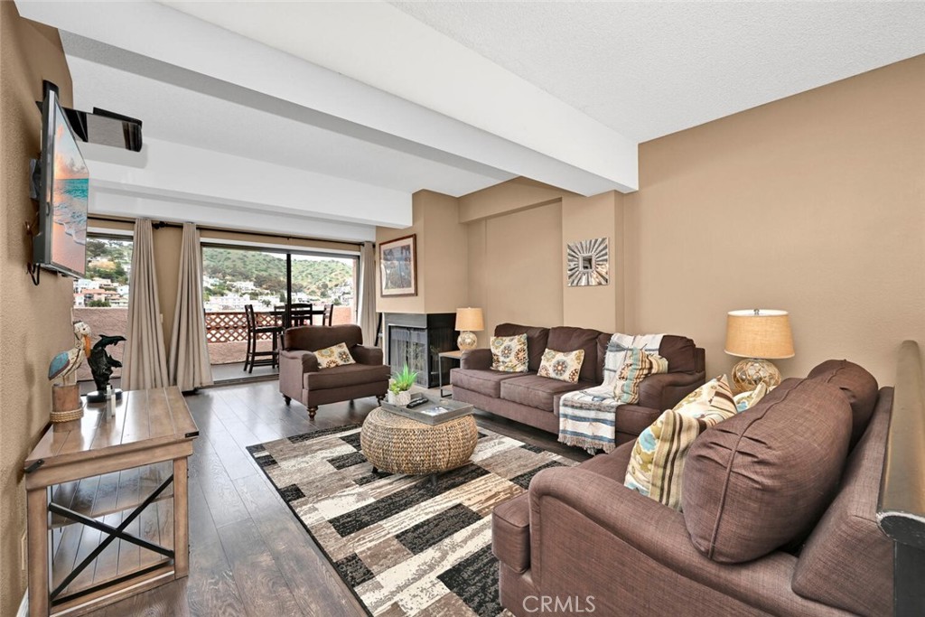 360 Clemente Avenue C64