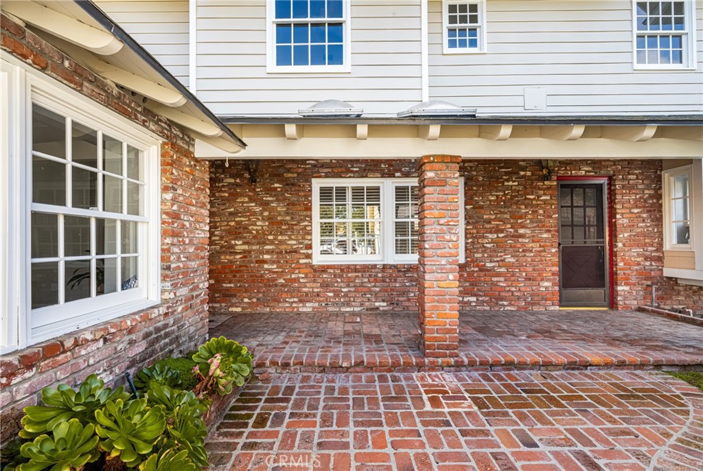 2672 Saint Albans Drive