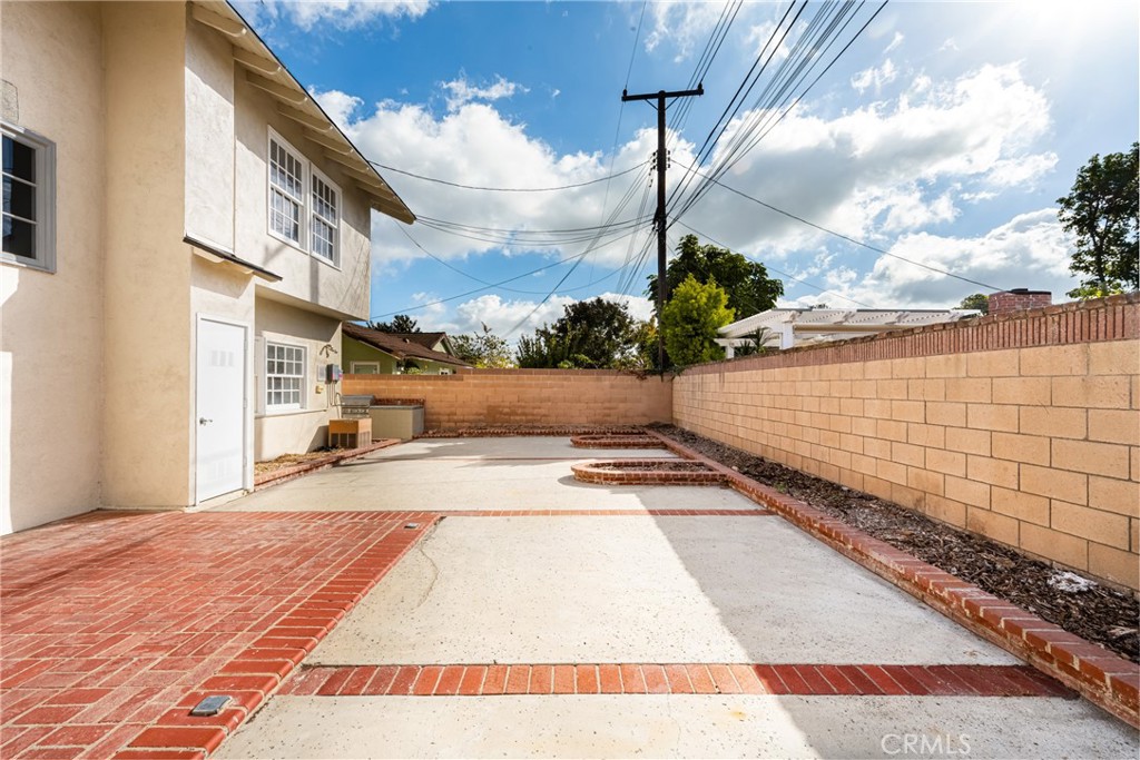 2672 Saint Albans Drive