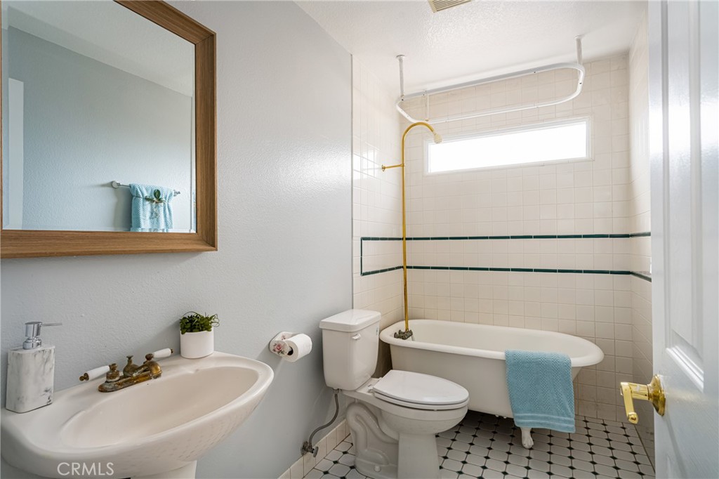 2672 Saint Albans Drive