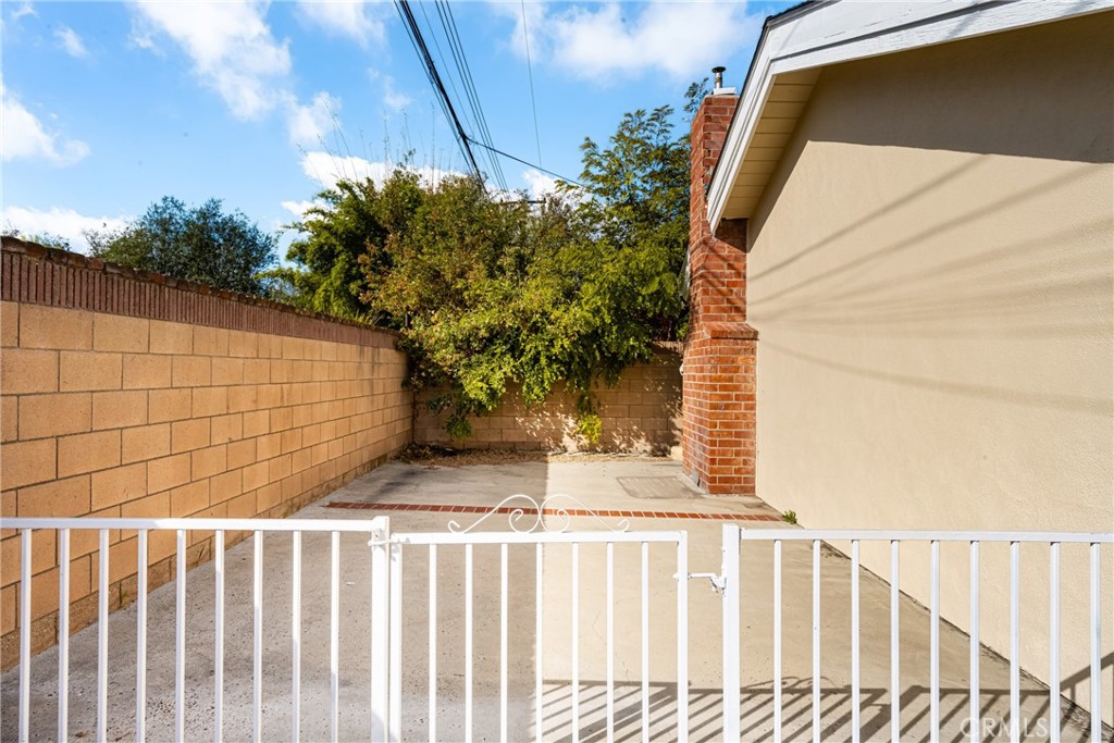 2672 Saint Albans Drive