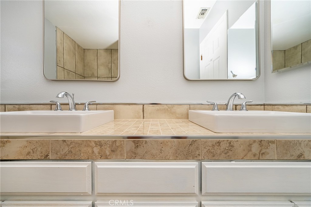 2672 Saint Albans Drive