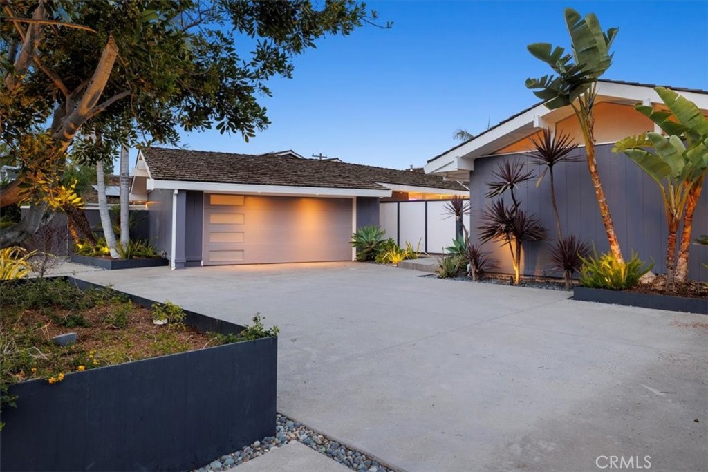 1440 La Perla Avenue