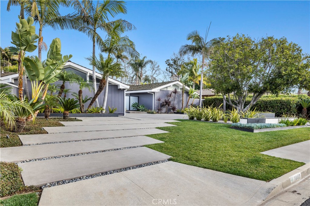 1440 La Perla Avenue