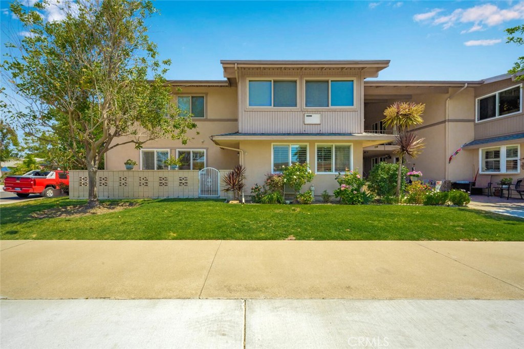 1860 St John Road 32 C