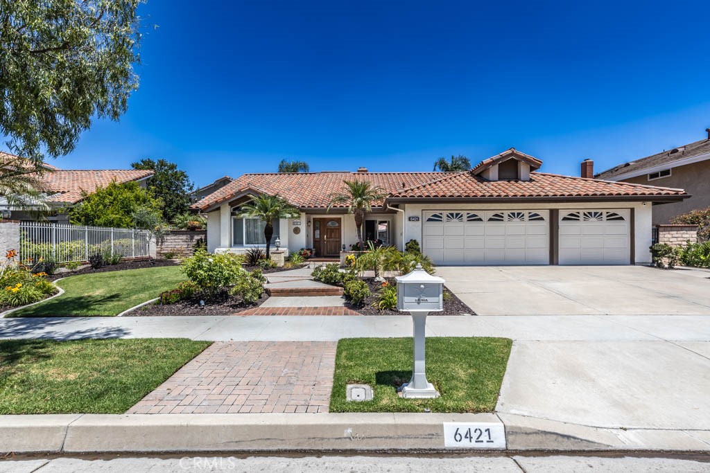 6421 E Yosemite Avenue