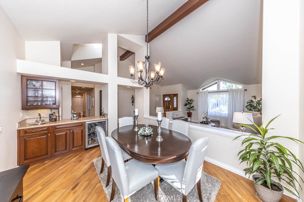 6421 E Yosemite Avenue