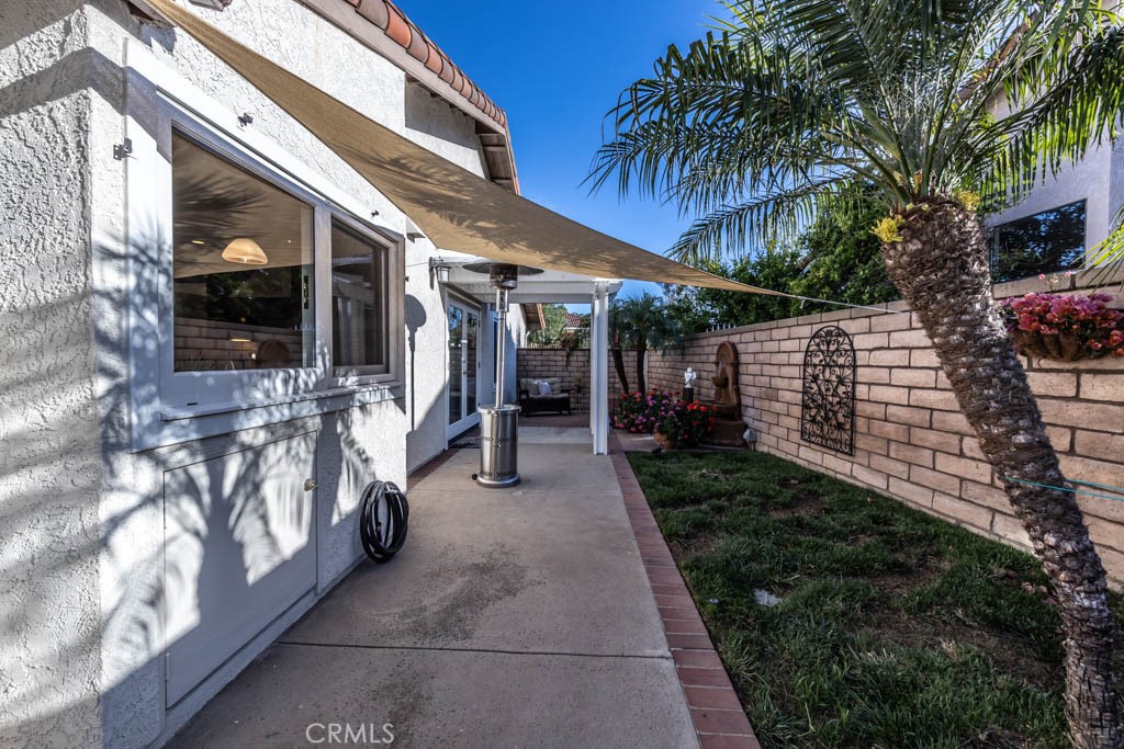 6421 E Yosemite Avenue