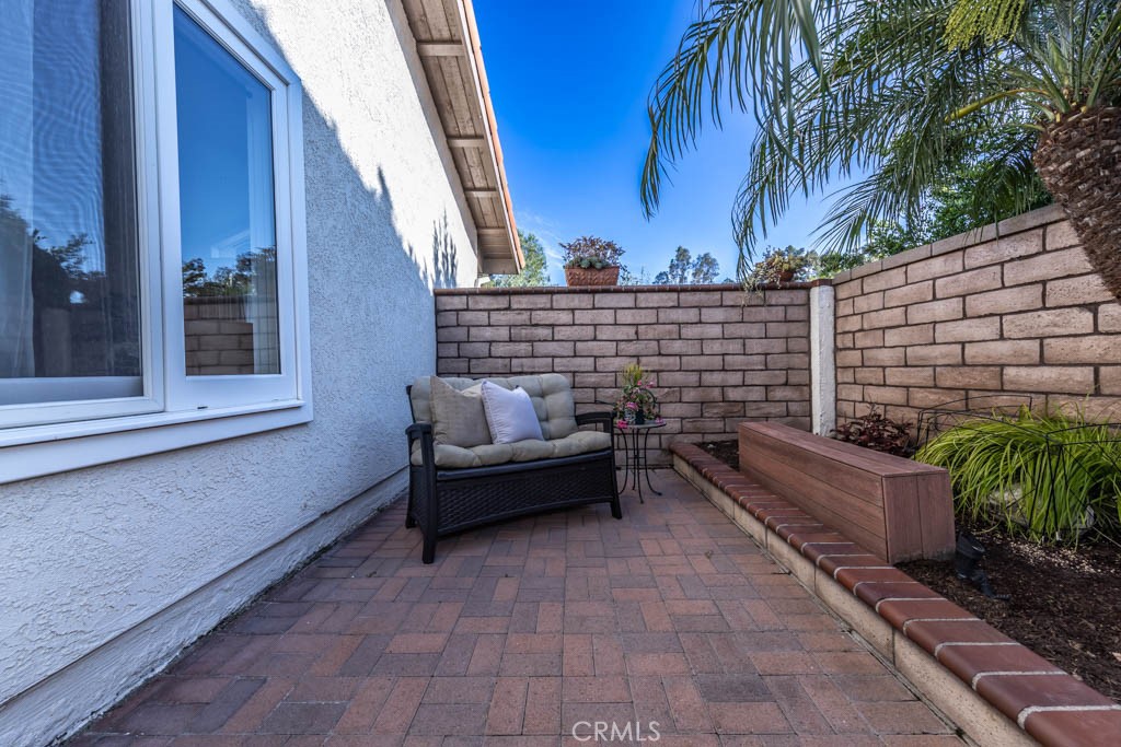 6421 E Yosemite Avenue