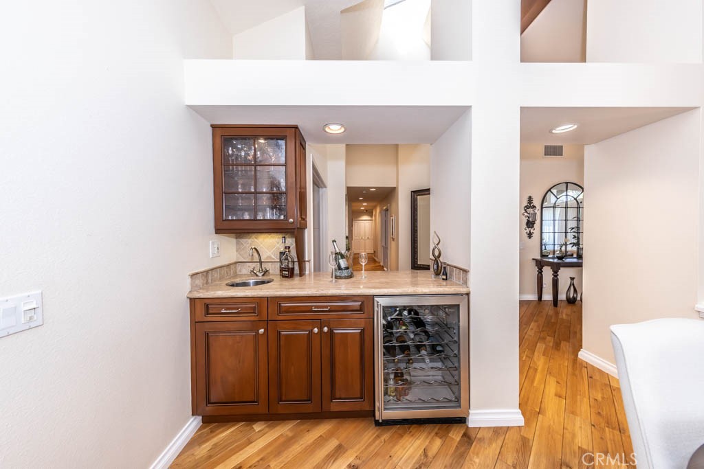 6421 E Yosemite Avenue