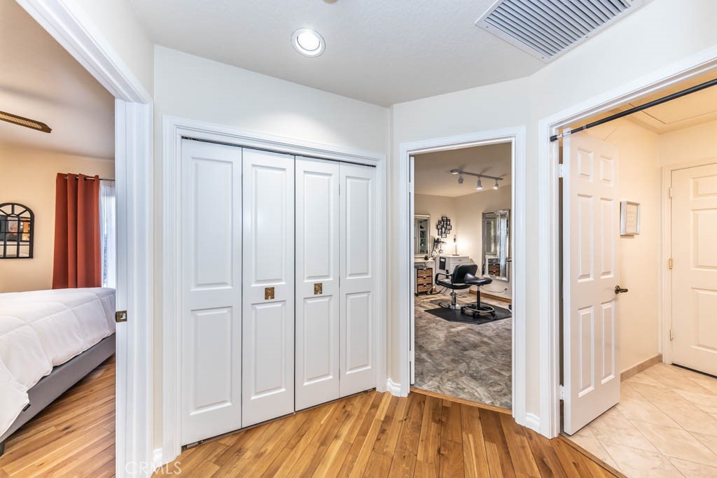 6421 E Yosemite Avenue