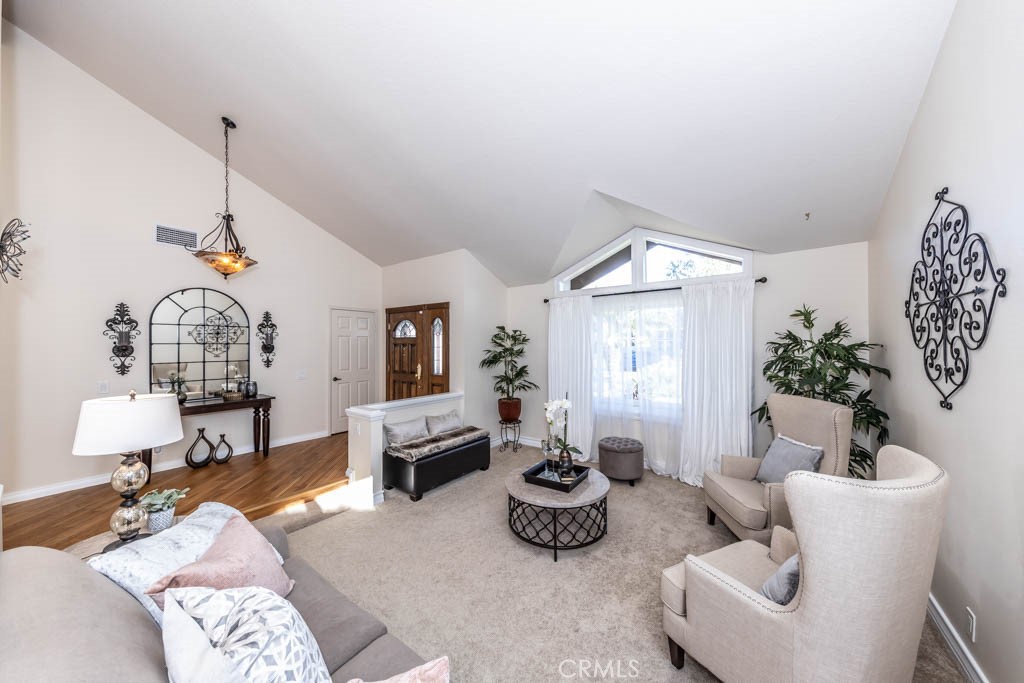 6421 E Yosemite Avenue