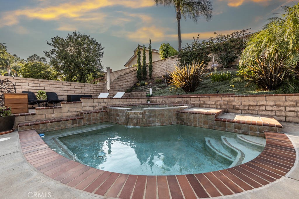 6421 E Yosemite Avenue