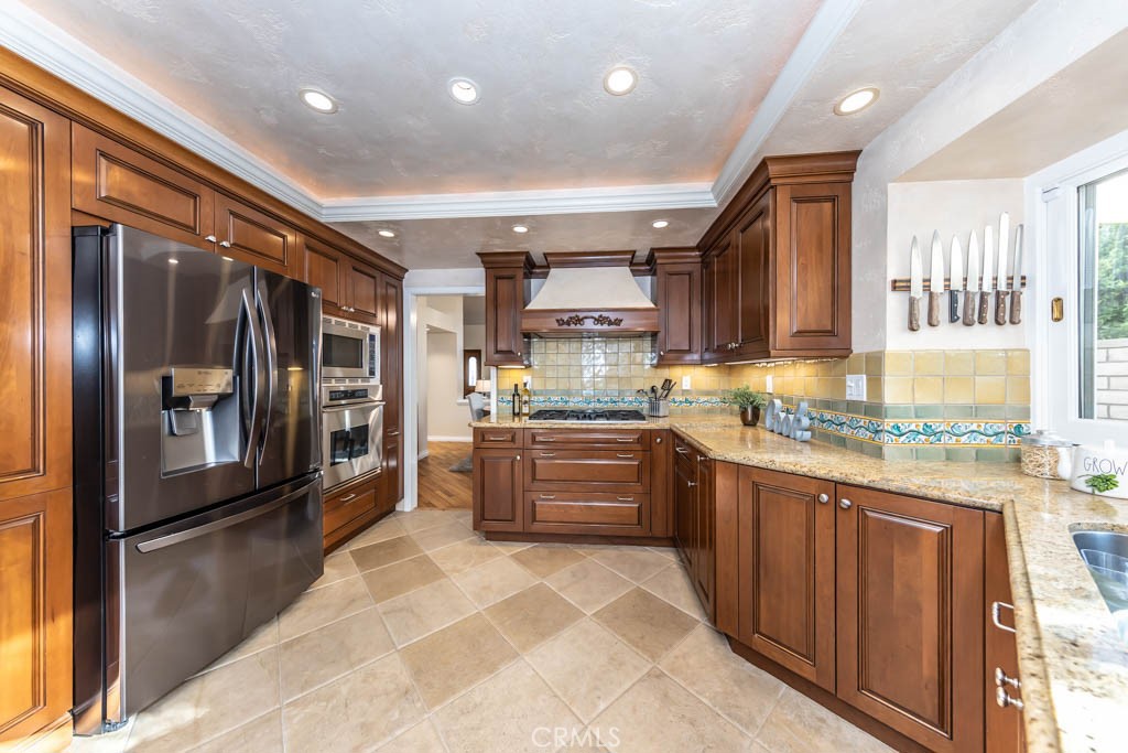 6421 E Yosemite Avenue