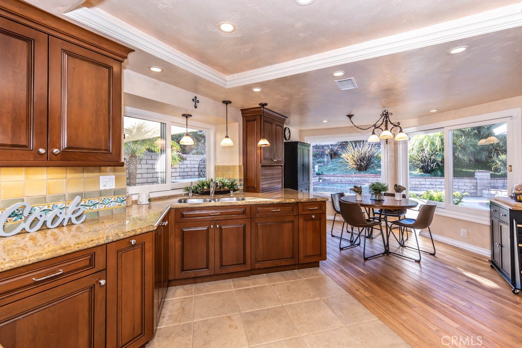 6421 E Yosemite Avenue