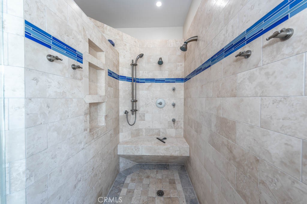 6421 E Yosemite Avenue