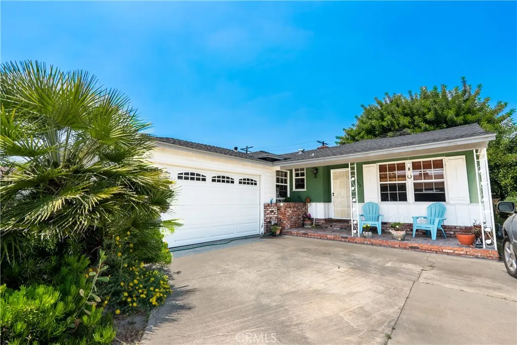 10829 Cord Avenue