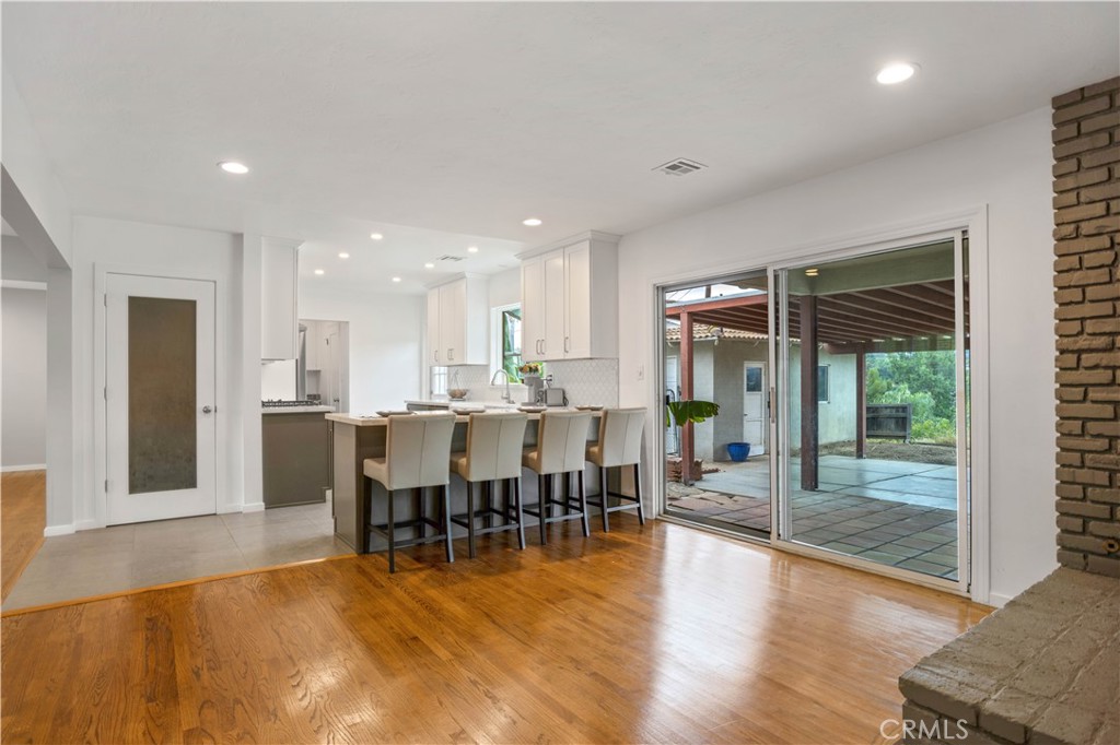 1336 E Navilla Place