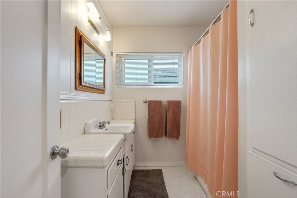 1336 E Navilla Place