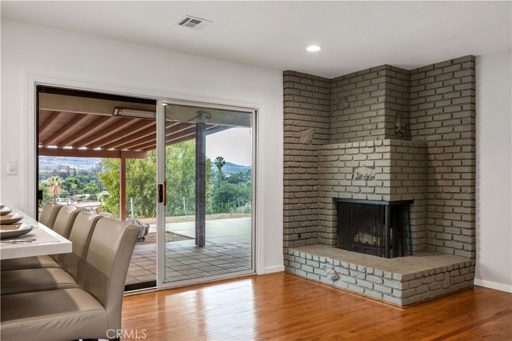 1336 E Navilla Place